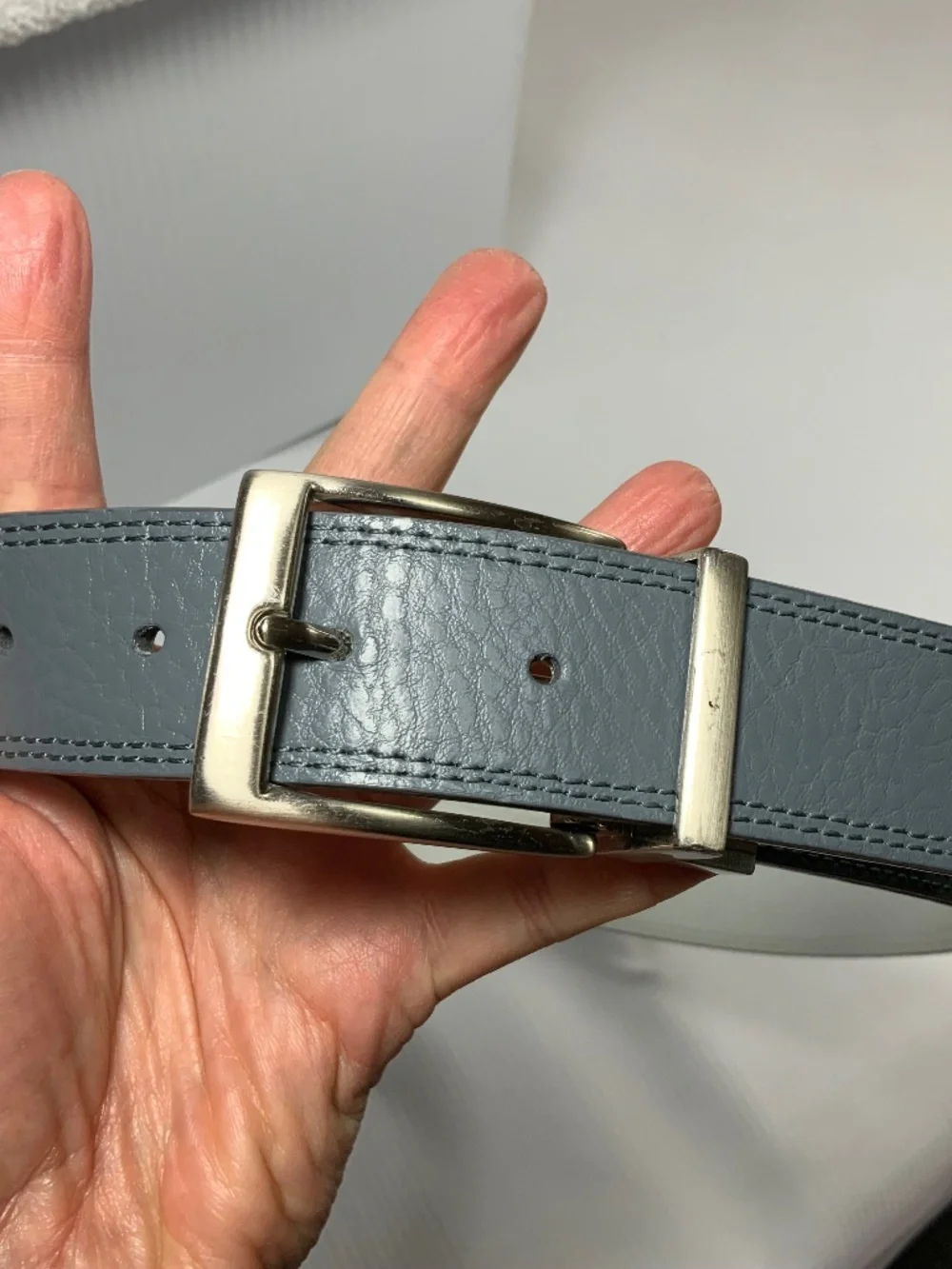 Nike Reversible White and Gray Belt - Size 34